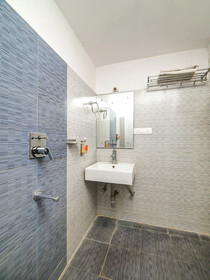 Hotel G7 By OYO Rooms