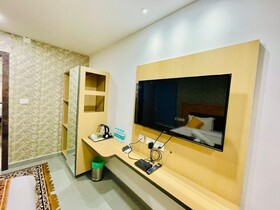 Hotel Lake View Airport Zone