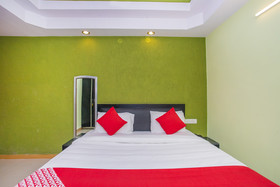 Hotel Lotus Grand