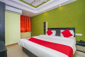 Hotel Lotus Grand