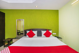 Hotel Lotus Grand