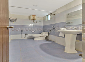 Hotel Lotus Grand by OYO Rooms