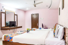 OYO Flagship 77115 Hotel Vaishnavi Palace