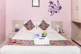 OYO Flagship 77115 Hotel Vaishnavi Palace