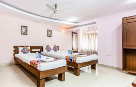 OYO Flagship 77115 Hotel Vaishnavi Palace