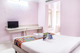 OYO Flagship 77115 Hotel Vaishnavi Palace