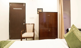 Hotel Midtown by Treebo Hotels