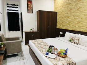 Hotel Plaza by Signature Group