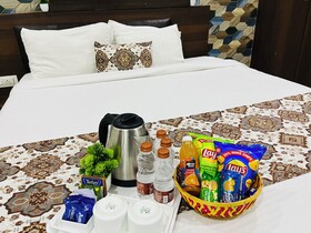 Hotel Plaza by Signature Group
