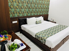 Hotel Plaza by Signature Group