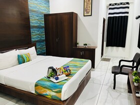 Hotel Plaza by Signature Group