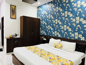 Hotel Plaza by Signature Group