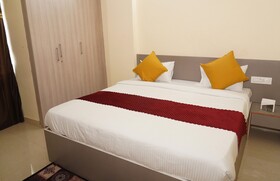Hotel Royal Suites And Rooms