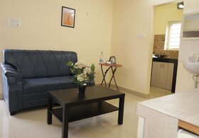 Hotel Royal Suites And Rooms