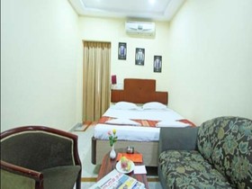 Hotel Savera Residency