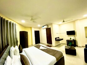 Hotel Sky Park - Airport Zone