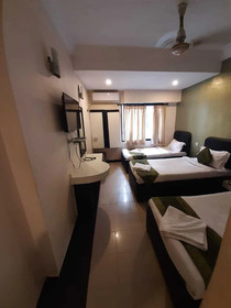 Hotel Sri Mayuri