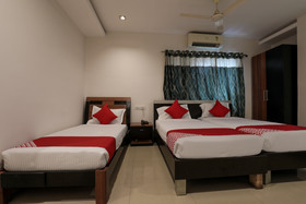 Hotel Sri Supraja Pride