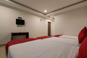 Hotel Sri Supraja Pride