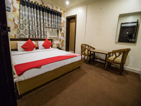 Imax Inn by OYO Rooms