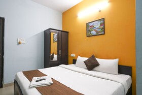 iROOMZ Grand Aarvi Suites