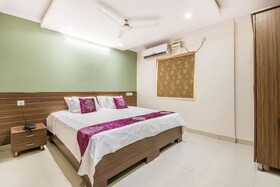 Iroomz Hotel Fusion Inn
