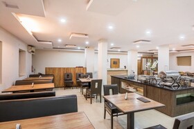 Iroomz Hotel Fusion Inn