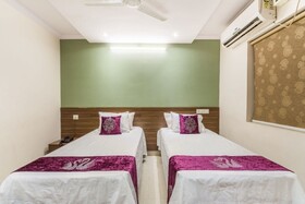Iroomz Hotel Fusion Inn