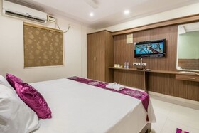 Iroomz Hotel Fusion Inn