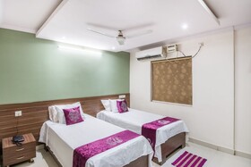 Iroomz Hotel Fusion Inn