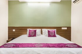 Iroomz Hotel Fusion Inn
