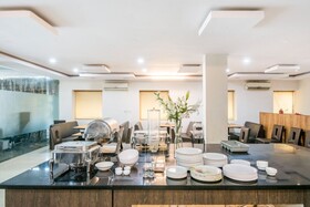Iroomz Hotel Fusion Inn