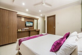 Iroomz Hotel Fusion Inn
