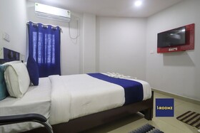 Iroomz Hotel Galaxy Grand