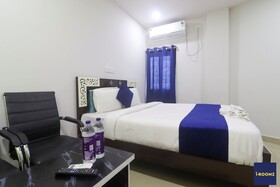 Iroomz Hotel Galaxy Grand