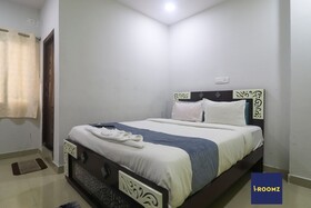 Iroomz Hotel Galaxy Grand