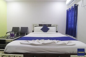 Iroomz Hotel Galaxy Grand