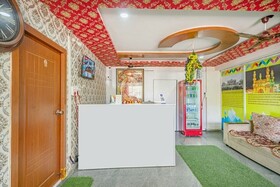 Iroomz Hotel Mouli Grand