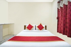 Iroomz Hotel Mouli Grand