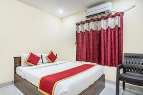 Iroomz Hotel Mouli Grand