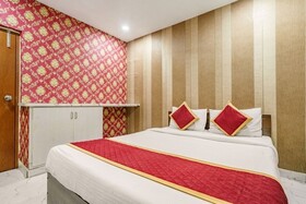 Iroomz Hotel Mouli Grand