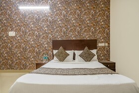 IROOMZ Hotel Royal Hill Park