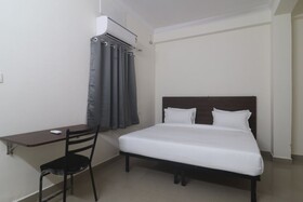 Iroomz Hotel Sbr