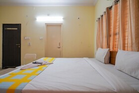 iROOMZ Kalyan Residency