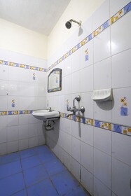 iROOMZ Kalyan Residency