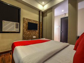 Loya Legend by OYO Rooms