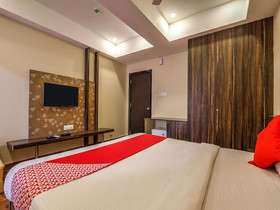 Loya Legend by OYO Rooms
