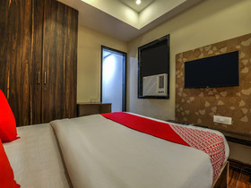 Loya Legend by OYO Rooms