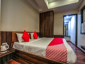 Loya Legend by OYO Rooms