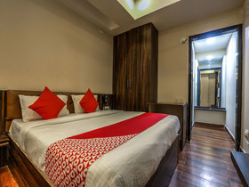 Loya Legend by OYO Rooms